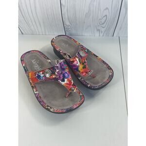Alegria Carina Iris CAR-135 floral leather thong sandals Size 37. (6.5/7)